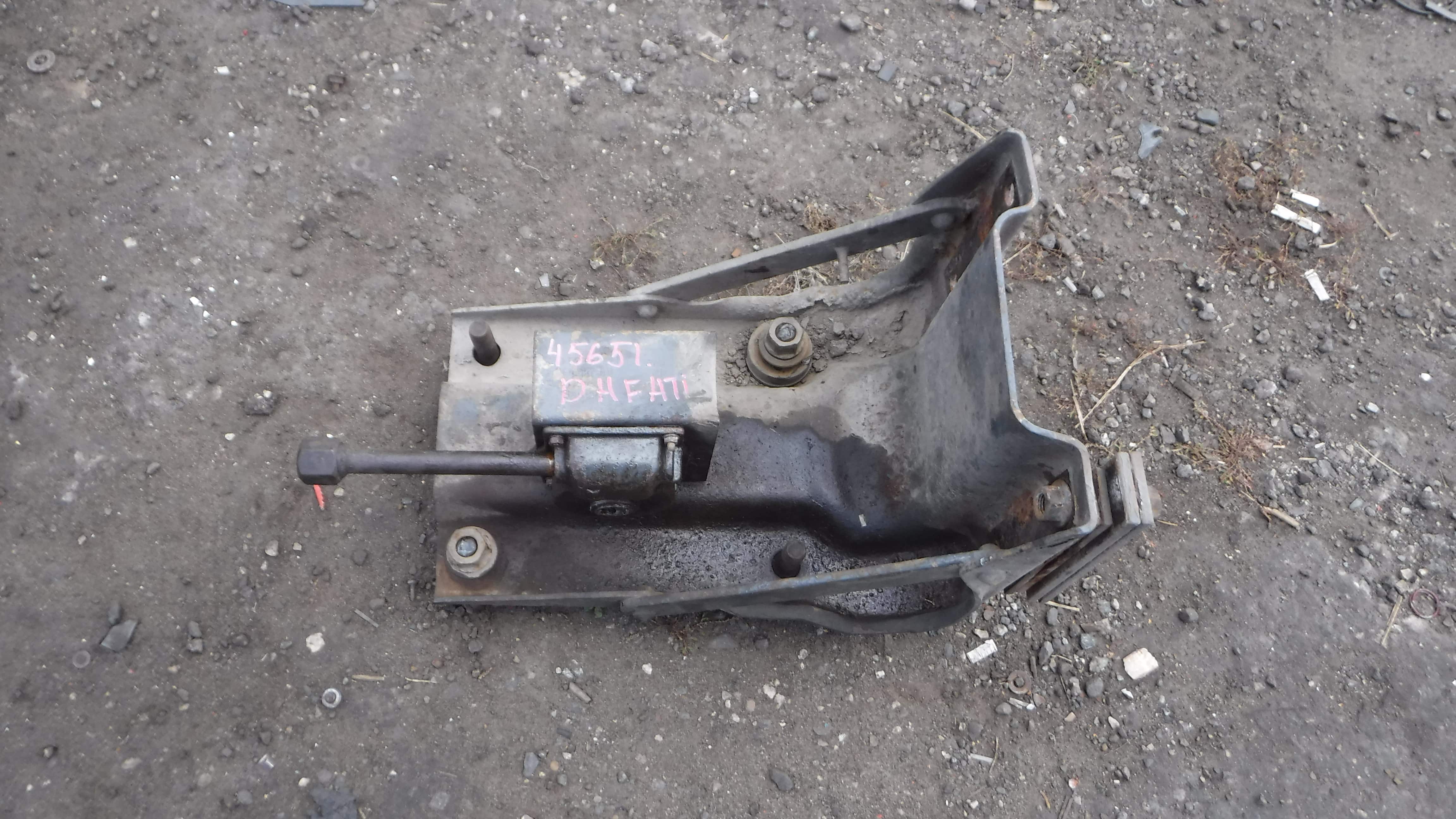 Кронштейн запаски Кронштейн крепления запасного колеса 1208779 Даф DAF 95 ATI 1995